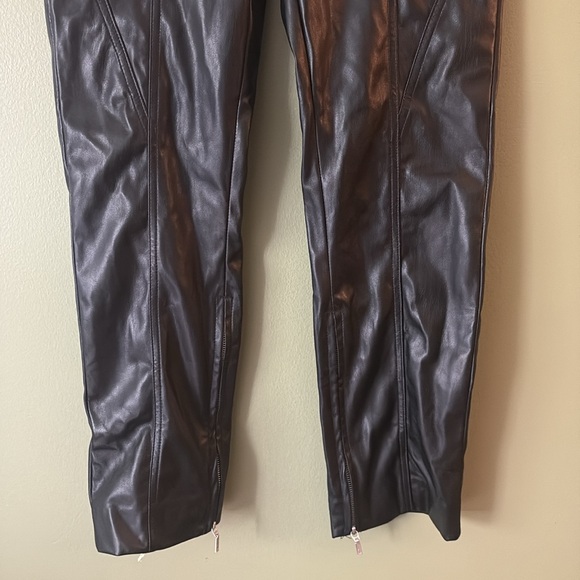 Urban Outfitters Olivia Faux Leather Zip Front Pants Black Sz 2 - Picture 5 of 12
